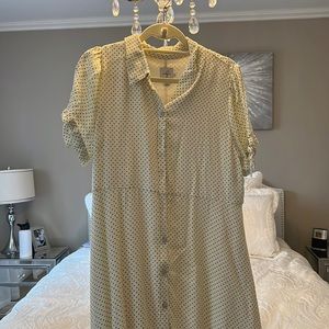 Polka dot maternity dress. Size XL - never worn
